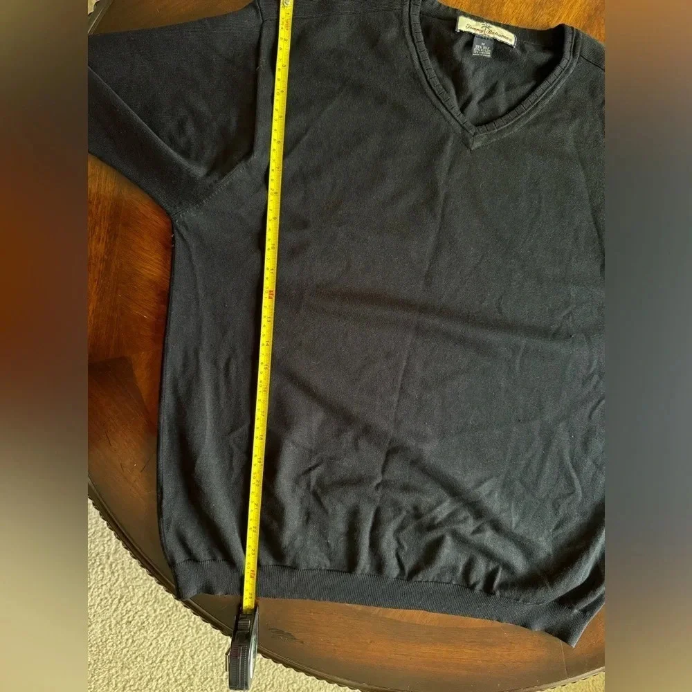 Tommy Bahama Men’s Black Pullover/sweater size Medium